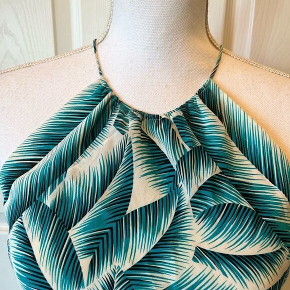 🎄Ann Taylor Leaf Pattern Halter Top - Picture 2 of 10